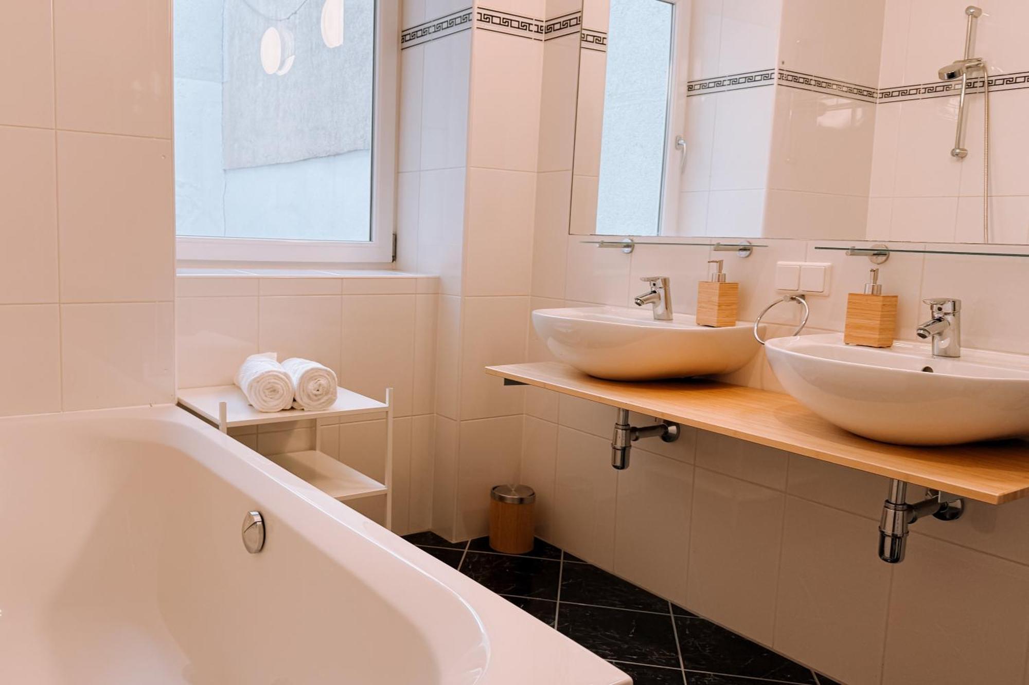 90Qm, 3 Bedrooms, Near Schoenbrunn, Balcony - Axara Housing Wiedeń Zewnętrze zdjęcie